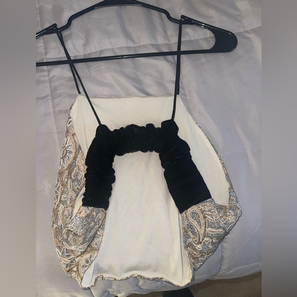 Elegant Top Shop top with beautiful detailing. - Picture 2 of 6